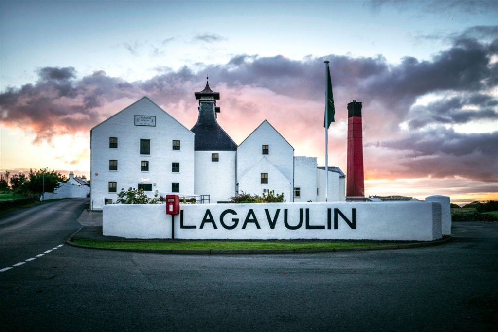 Lagavulin Distillery on Islay: A Must-Visit for Peat Lovers